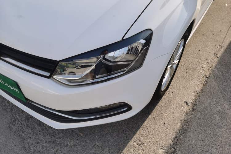 Used Volkswagen Polo 2014 1.4L Automatic Comfort Edition Left Front Headlight