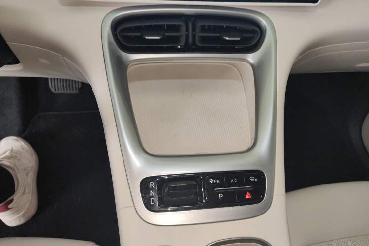 Used Geely Galaxy Geome 2025 UP 410km Exploration Edition Gear Lever