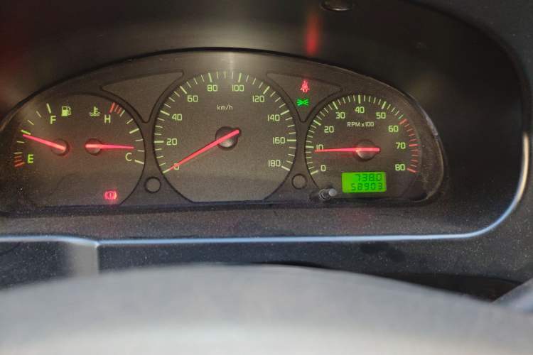 Used Jinbei Hiace 2014 2.0L 5th-Gen Power King Comfort Version V19
