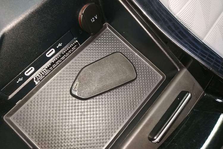 Used Volkswagen Tavendor 2023 330TSI Luxury Touring Edition Interior 1