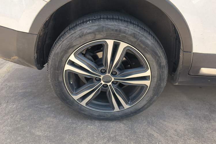 Used Geely Auto Emgrand X7 Sport 2022 1.8TD DCT Zhiya Trim Right Rear Wheel Hub