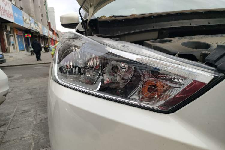 Used Nissan Kicks 2021 1.5L XE Manual Cool Edition