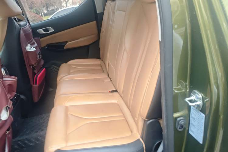 Used CHANGAN Lantop 2023 2.0T Automatic All-Wheel Drive Gasoline Flagship Standard Cab
