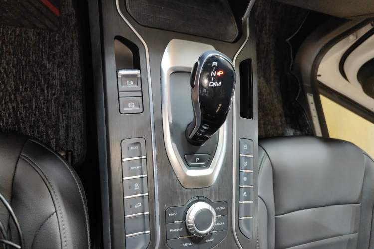 Used Wey VV5 2019 1.5T Two-Wheel Drive Smart Pioneer