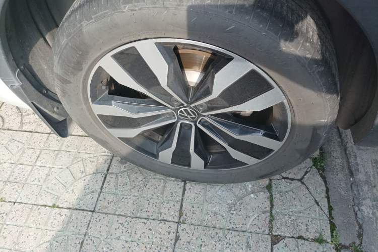 Used Volkswagen Tiguan L 2023 330TSI Automatic Two-Wheel Drive R-Line Enjoyment Edition Exterior 5