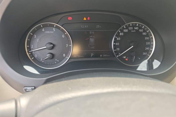 Used Infiniti QX50 2018 2.0T Two-Wheel Drive Fashion Edition Odometer Close Up