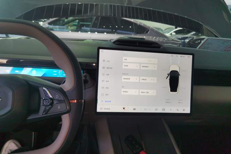 Used Lynk & Co Z10 2025 95 kWh 766 km Range Rear-Wheel Drive Max
