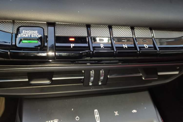 Used Lincoln Z 2025 2.0T Knight Special Edition Gear Lever