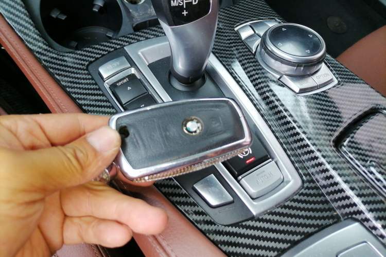 Used BMW 5 Series 2014 535Li Leading Model
