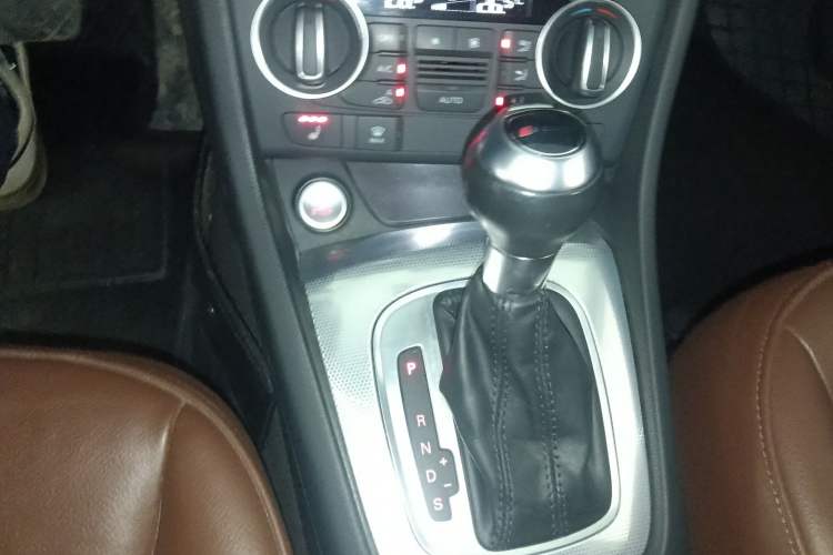 Used Audi Q3 2016 35 TFSI Style Edition Gear Lever