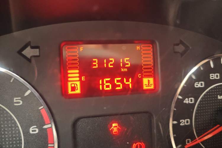 Used Wuling Hongguang V 2019 1.5L Jingqu Version China VI LAR
