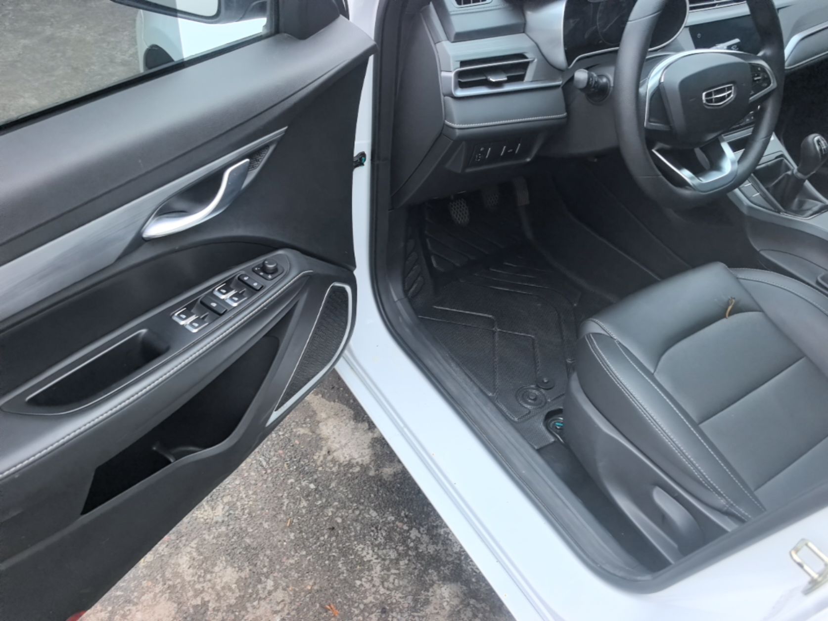 Geely Auto Emgrand 2021 UP 1.5L Manual Luxury Model — снимка 18