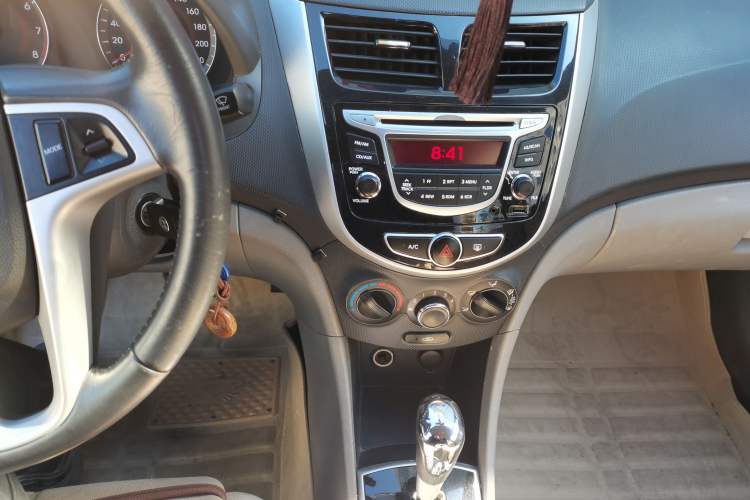 Used Hyundai Verna (older generation) 2010 Sedan 1.4L Automatic Luxury GLS Trim Audio And AC Panel