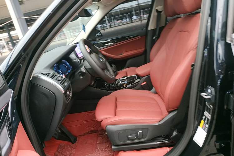 Used BMW iX3 2024 Leading Model
