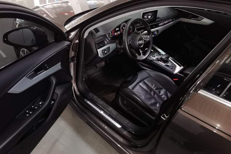 Used Audi A4L 2019 40 TFSI Fashion Edition China VI Emission Standard