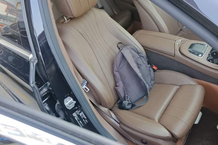 Used Mercedes-Benz E-Class 2022 Second Facelift E 300 L Fashion Edition
