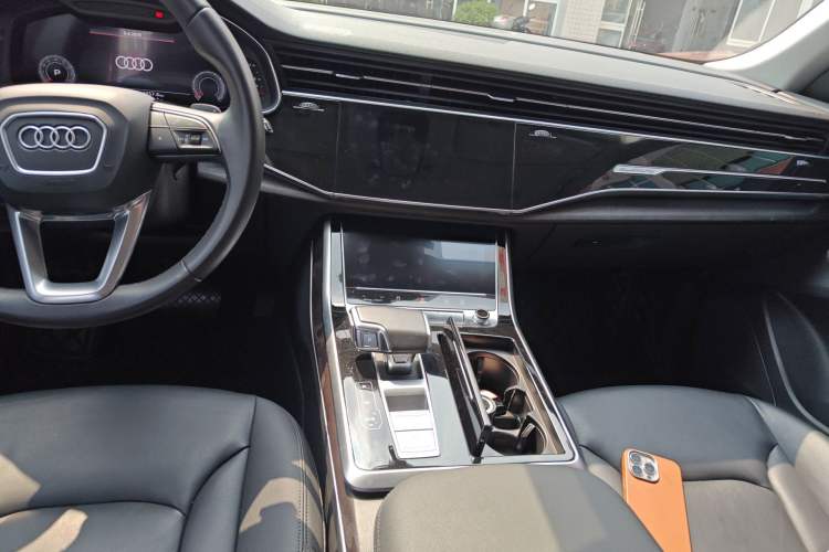 Used Audi Q8 2021 45 TFSI Luxury Prestige Edition Audio And AC Panel