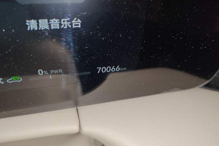 Used Hima AITO M7 2024 1.5T Intelligent Driving 4WD Max Edition 5 Seats Odometer Close Up