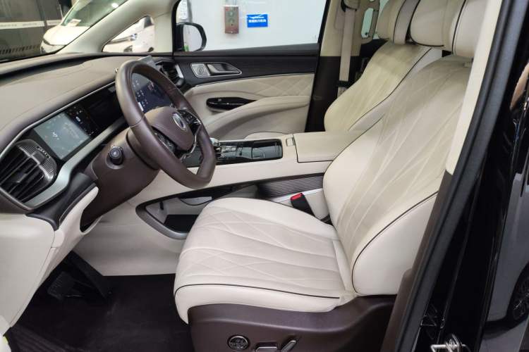 Used Denza D9 2024 DM-i 980 Four-Wheel Drive Flagship Model