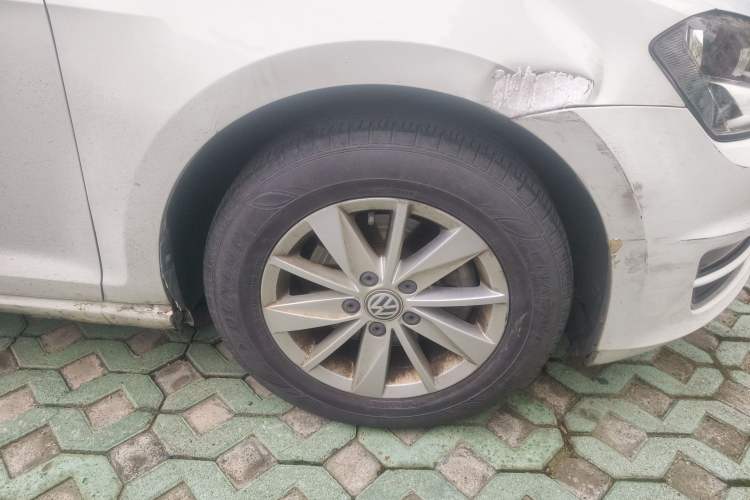 Used Volkswagen Golf 2016 1.6L Automatic Fashion Model
