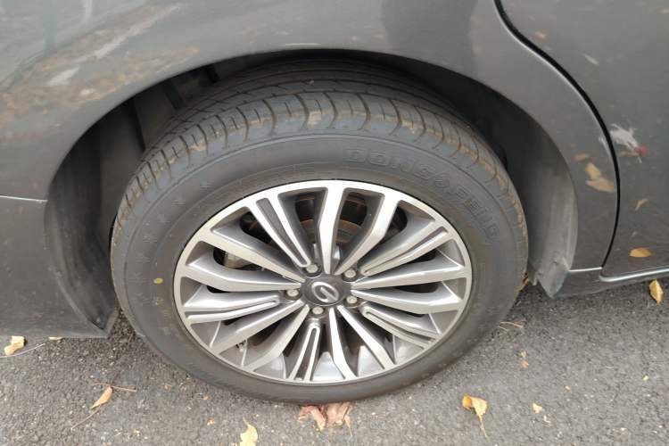 Used GAC Trumpchi M6 2021 270T DCT Luxury Edition (6-seater) Exterior 5