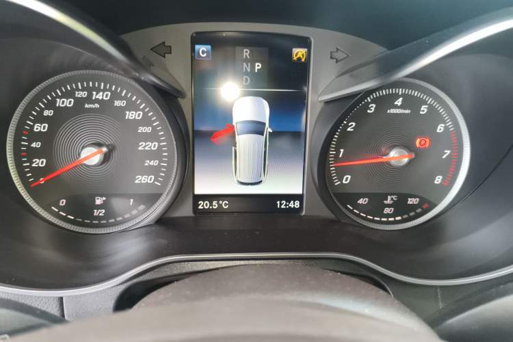 Used Mercedes-Benz GLC 2018 Facelift GLC 260 4MATIC Luxury Edition
