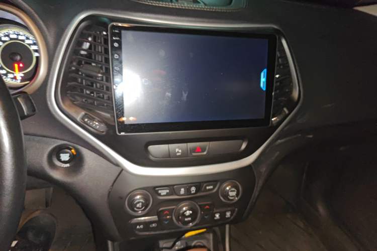 Used Jeep Cherokee 2017 2.4L Professional Edition
