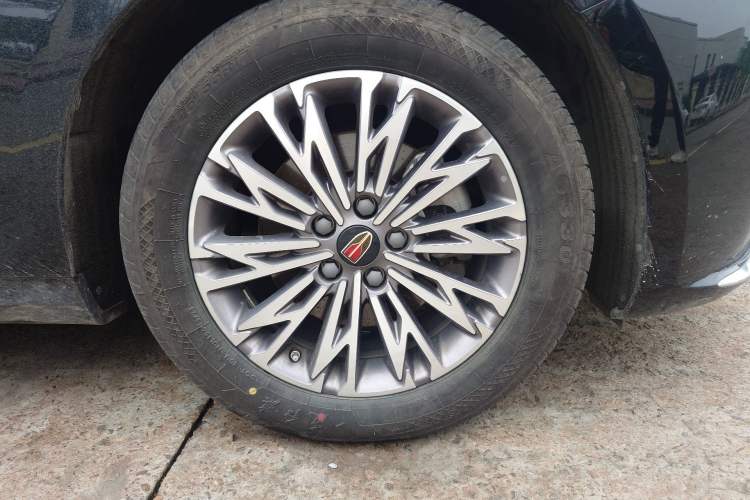 Used Hongqi H5 2023 1.5T DCT Smart Connect Flagship Edition Right Front Wheel Hub