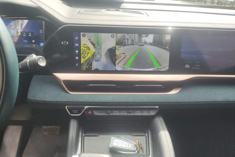 Used Geely Auto Monjaro L 2021 2.0TD DCT EVO Two-Wheel Drive Smart Luxury Version Audio And AC Panel