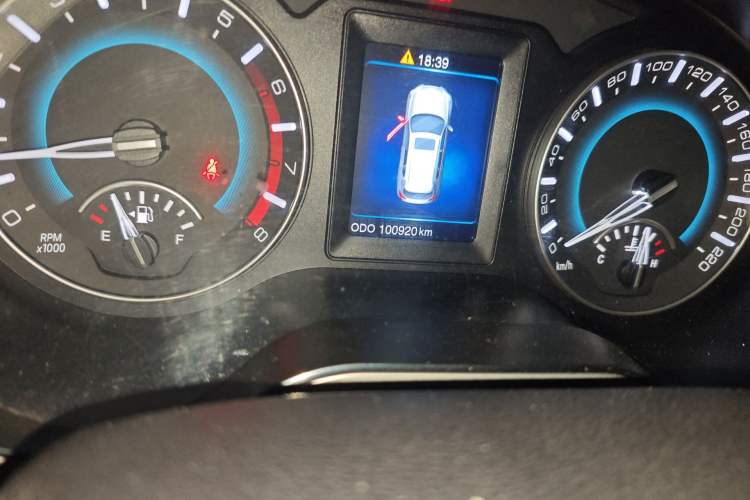 Used Haval H2 2014 1.5T Manual Two-Wheel Drive Elite Edition Odometer Close Up