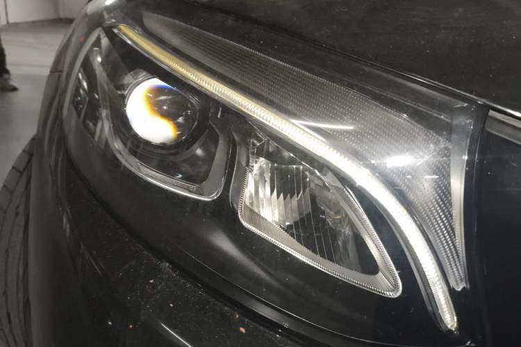 Used Mercedes-Benz GLC 2017 GLC 260 4MATIC Dynamic Edition Right Front Headlight