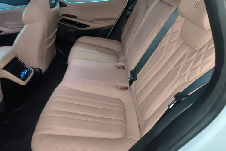 Used BYD Song L EV 2025 Intelligent Driving Version 662 km LiDAR Excellence Edition
