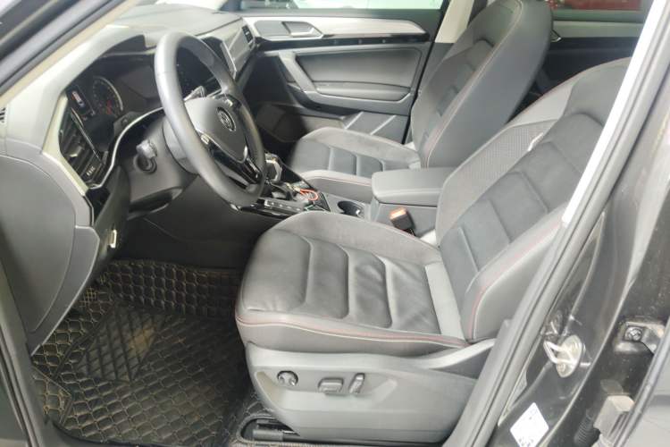 Used Volkswagen Tayron 2020 330TSI Two-Wheel Drive Luxury Smart Connectivity Version Left Front Seat