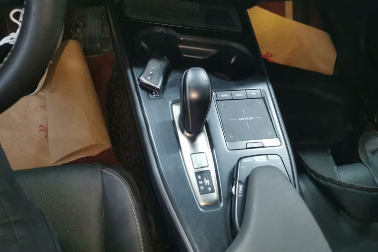 Used Lexus UX New Energy 2020 300e Pure·Enjoy Edition Gear Lever