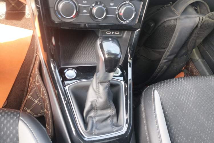 Used Volkswagen Tacqua 2021 1.5L Automatic Yue Zhi Lian Edition Gear Lever