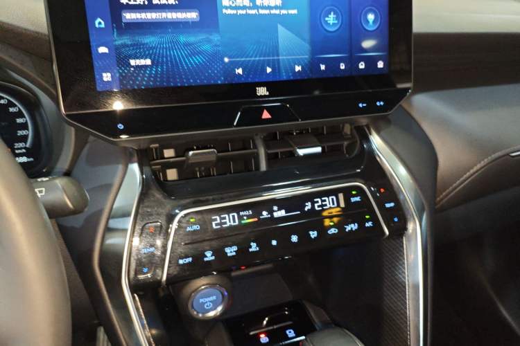 Used Toyota Venza 2022 Dual-Engine 2.5L CVT Four-Wheel Drive Supreme Edition Audio And AC Panel