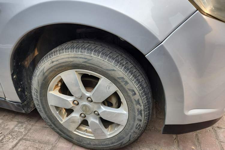 Used Venucia R50 2014 1.6L Automatic Splendid Edition