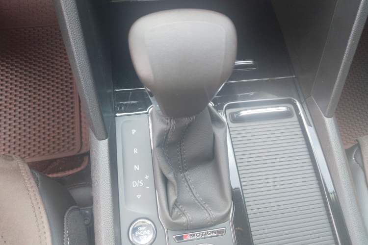 Used Volkswagen Teramont 2017 380TSI Four-Wheel Drive Flagship Edition Gear Lever