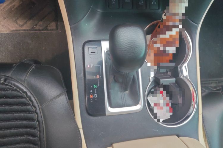 Used Toyota Highlander 2021 2.0T Four-Wheel Drive Elite Edition 7-Seater Gear Lever