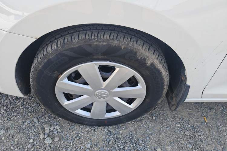 Used Volkswagen Santana 2013 1.6L Manual Fashion Edition Exterior 4