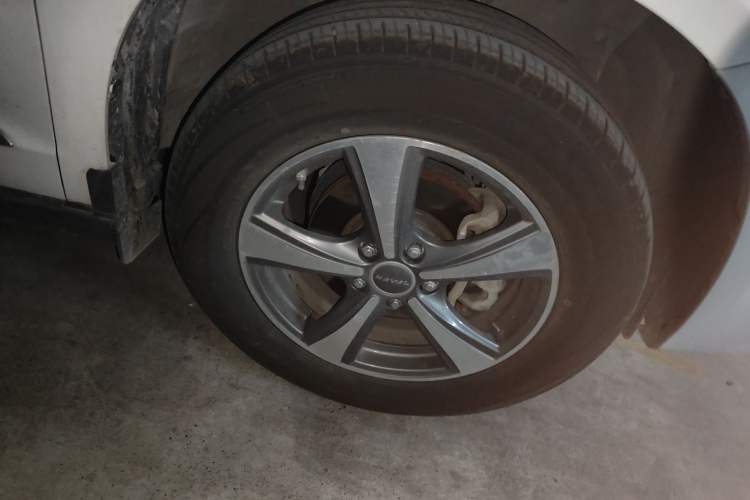 Used Haval H6 2017 Classic Edition 1.5T Manual Two-Wheel Drive Elite Model Right Front Wheel Hub