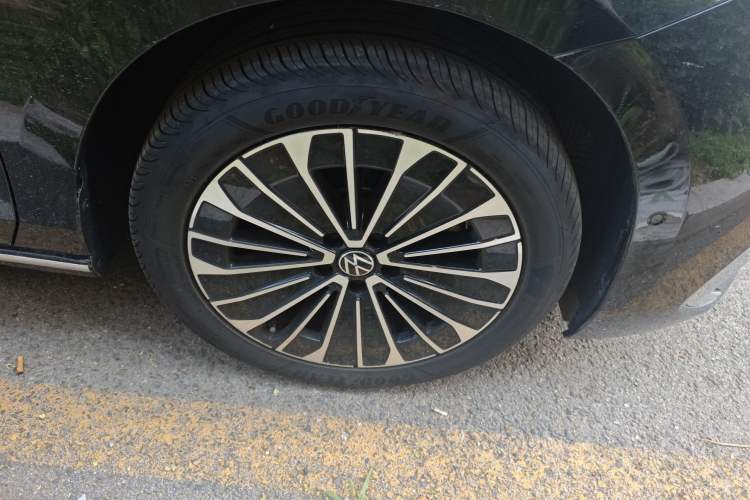 Used Volkswagen Magotan 2024 380TSI DSG Prestige Edition DaMai Package