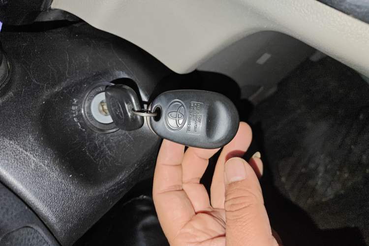 Used Toyota SIENNA 2015 3.5L Two-Wheel Drive LE