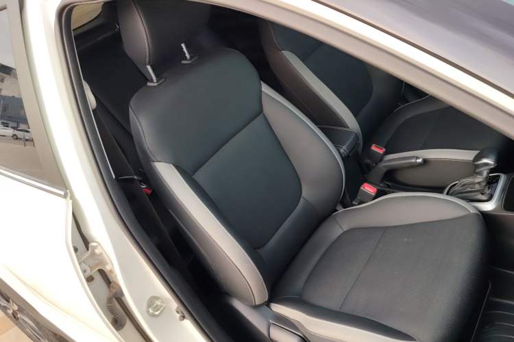 Used Kia kx1 Stonic 2021 1.4L CVT Fun & Sunroof Model Right Front Seat