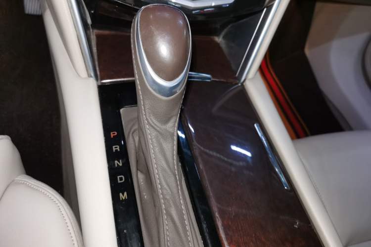 Used Cadillac XTS 2015 28T Comfort Model Gear Lever