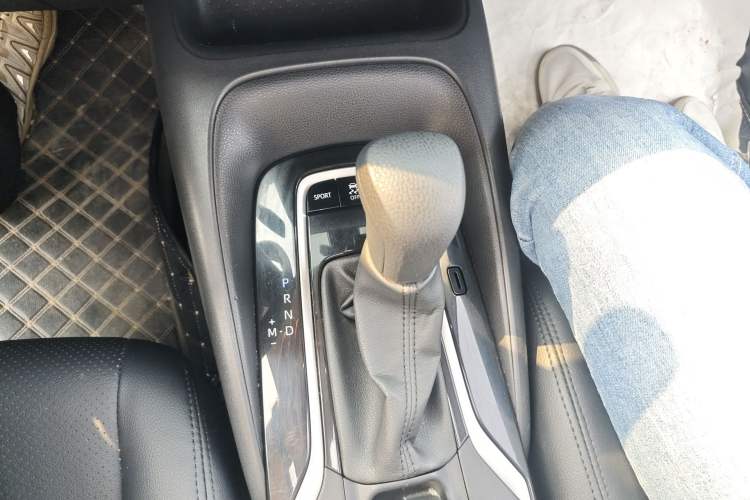 Used Toyota Allion 2021 2.0L Luxury Edition Gear Lever