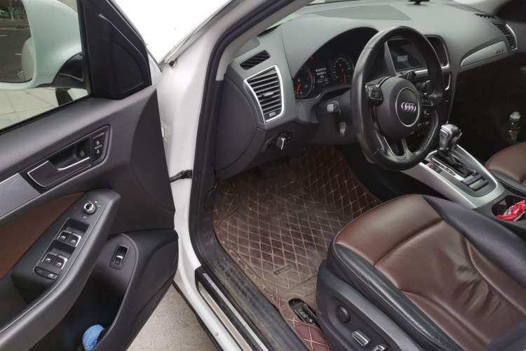 Used Audi Q5 2016 40 TFSI Technology Edition Driver Seat