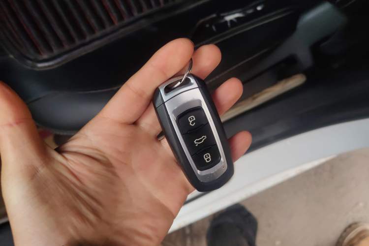 Used Geely Auto Emgrand GL 2018 1.8L Manual Elite Smart Connectivity Version
