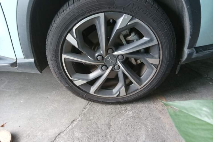 Used XPeng G3 2021 G3i 520G Right Front Wheel Hub