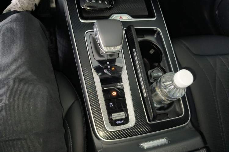 Used Hongqi HS5 2026 Model 2.0T Two-Wheel Drive Xuan Ying Edition
